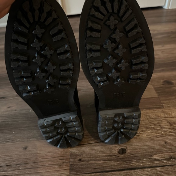 COPY - frye greyson chelsea black size 9 M shoes. never worn in perfect conditi… - Picture 3 of 8